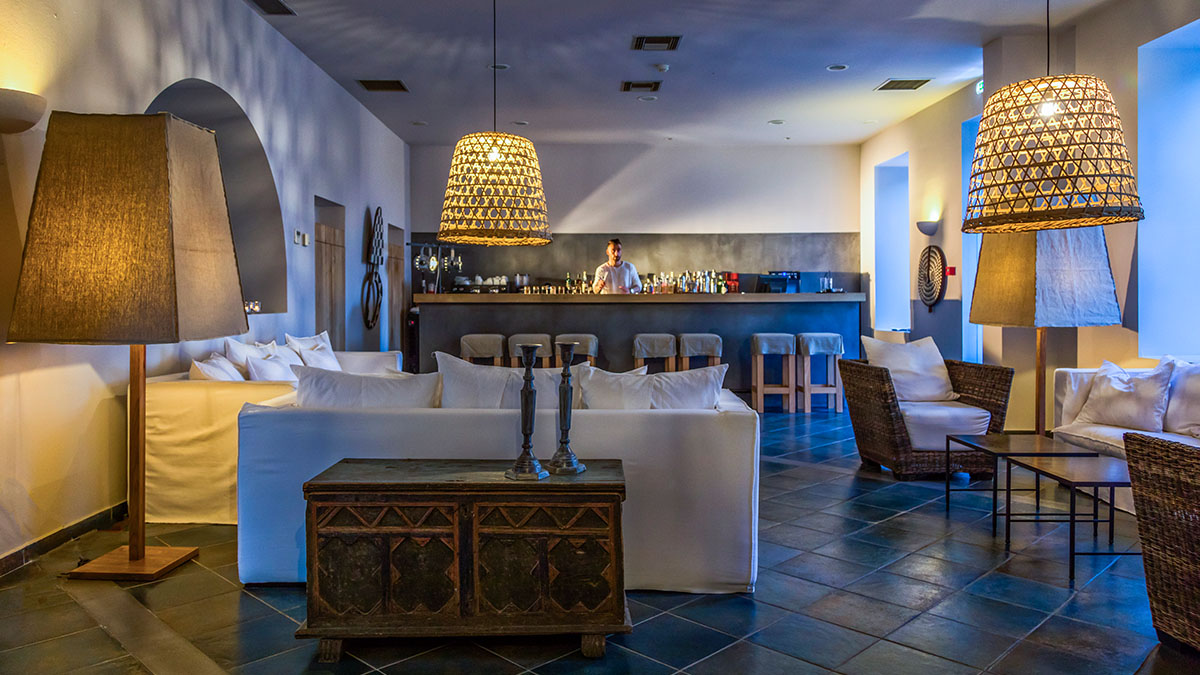 Minos Beach Art Hotel